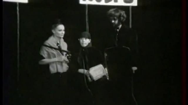 Добрый человек из сезуана театр на таганке. Театр на таганке в 70-е годы. Человек из сезуана на таганке. Спектакль добрый человек из сезуана театр на таганке. Добрый человек из сезуана театр на таганке.