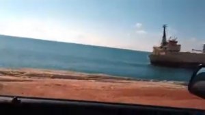 Ship on beach of Cyprus Корабль выбросило на берег Кипра
