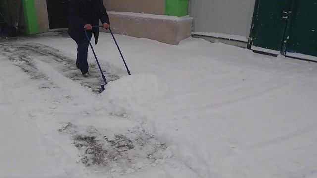 Снегоуборочная машина-ручная своими руками.часть1 смотреть онлайн