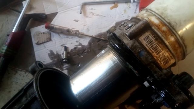 Vauxhall Opel Astra H 1.7 CDTi steering servo hydraulic pump replacement swap exchange смотреть онлайн