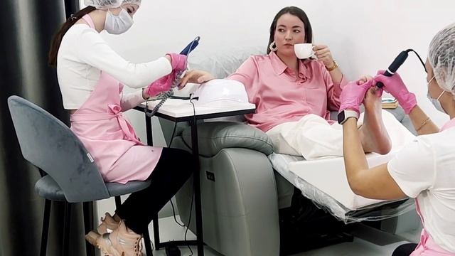 Маникюр и педикюр в 4 руки Севастополь студия VIZAVI смотреть онлайн