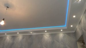 КАК клеить потолочный плинтус ПОЛУКРУГОМ Как резать угол потолочного плинтуса углы видео