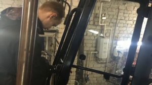 Краткий обзор по Замене лобового стекла на экскаватор JCB