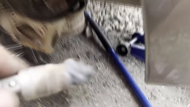 Поставил огромные диски R17 MOMO.Отполировал кузов смотреть онлайн