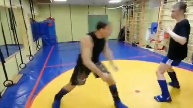 удар ногой в бок "ёп чаги" смотреть онлайн