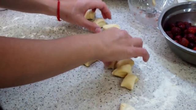 Вареники с вишней и клубникой | Cherry Pierogi | Быстрый и простой рецепт от CookingOlya смотреть онлайн