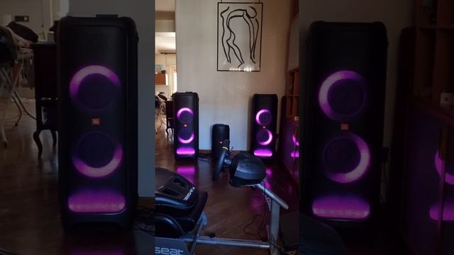 2x JBL Partybox 1000 bass test (listen with headphones)