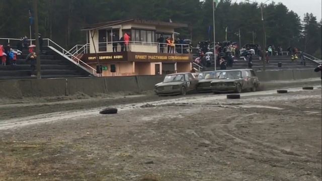 Рождественские трековые гонки 2019 - танки грязи не боятся! смотреть онлайн