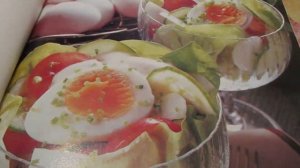 Весенний салат с яйцом.Spring salad with egg