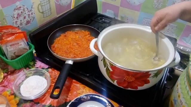 Вкусный зелёный борщ с куриным мясом !!!