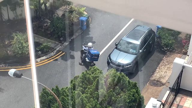 Почта в Сингапуре: Доставляют посылки на дом! смотреть онлайн