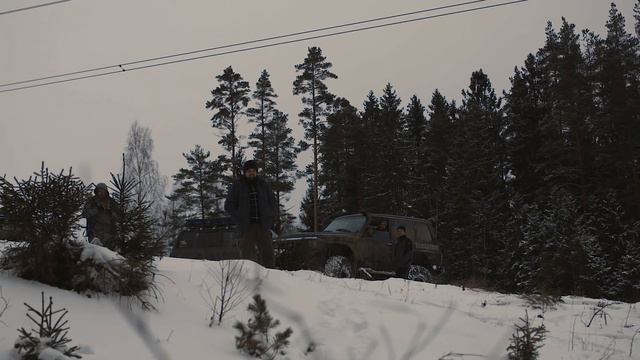 Смогут ли легковые автомобили вытащить ЗИЛ из болота? смотреть онлайн