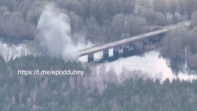 Второй удар по мосту через реку Судость в Черниговской области/Second airstrike at the bridge