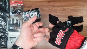 TITLE GEL Assault Glove Wraps-Обзор гелевых накладок на костяшки бренда Тайтл