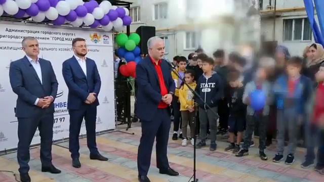 В Махачкале открыли новую дворовую территорию по улице Абдулхакима Исмаилова смотреть онлайн