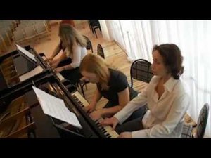 Фортепианный ансамбль 8 рук.flv