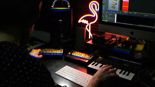 #Jamuary Day 15 - Synth Jam #45 [Analog Synths w/ Whammy Pedal, Sampler, midi] #jamuary2020 смотреть онлайн