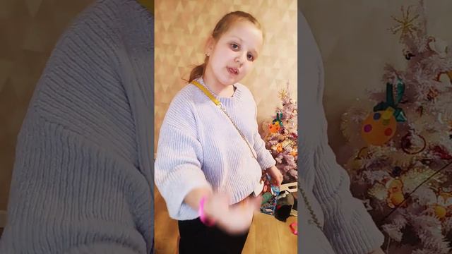 эту сумку мне муж купил эти роликсы мне муж купил кольцо с бриллиантом мне муж купил  муж купил !