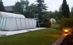 Уход за бассейном.