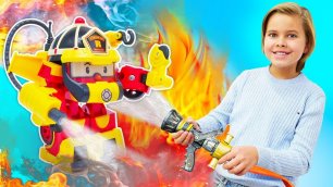 Видео про машинки робокары! Робокар Рой в супер костюме тушит пожар! Игрушки для детей
