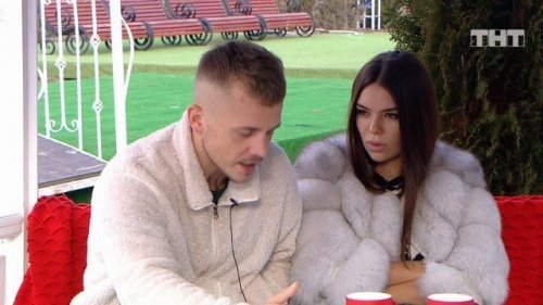 Бір досы анасымен бірге порно түсіріп жатқан еді, ол мұны көрді.