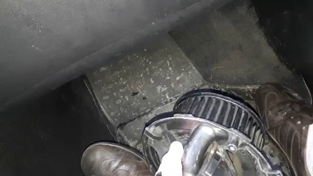 Не работает вентилятор отопителя шкода октавия А5 1.6 климат смотреть онлайн