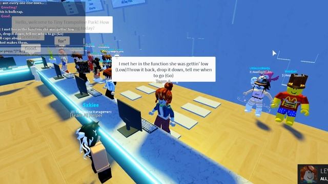 TELLING MR HER FEET SMELL LIKE CHICKEN NUGGETS AT TINY TRAMPOLINE PARK ROBLOX TROLLING; FUMING OWNE смотреть онлайн