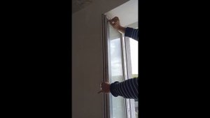 Как снять старую защитную пленку с пластиковых окон