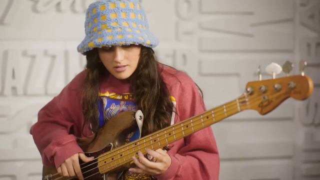 How to Be More Expressive on Bass with Valeria Falcon | How To | Fender смотреть онлайн