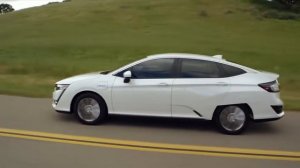 2018 Honda Clarity Electric Driving | 2017 Honda Clarity Plug-In Hybrid Exterior