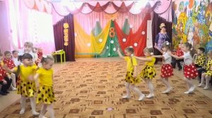 Танец: "Песенка с косичками"