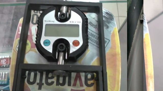 Володя Вирц замеряет силу кистей на WH C100 смотреть онлайн