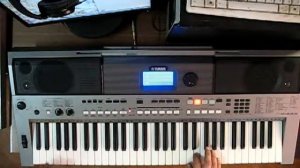 YAMAHA PSR E 443