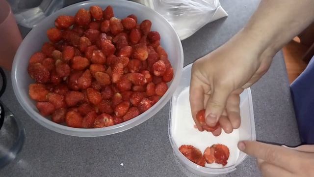 Клубника с сахаром