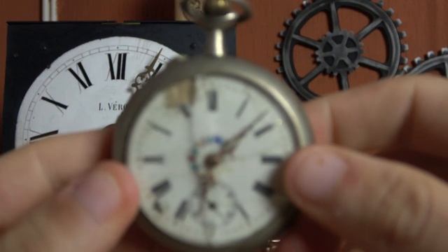 Старые часы