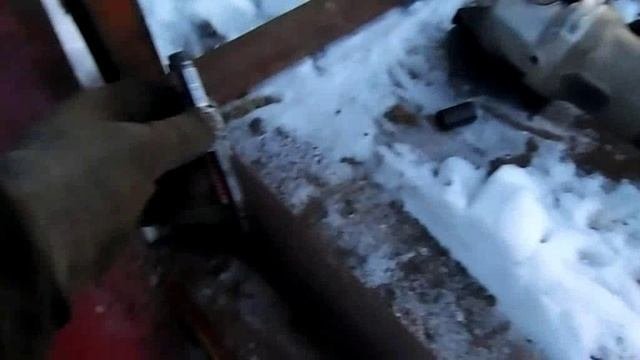 Потеплело, работаем с картофелекопалкой.