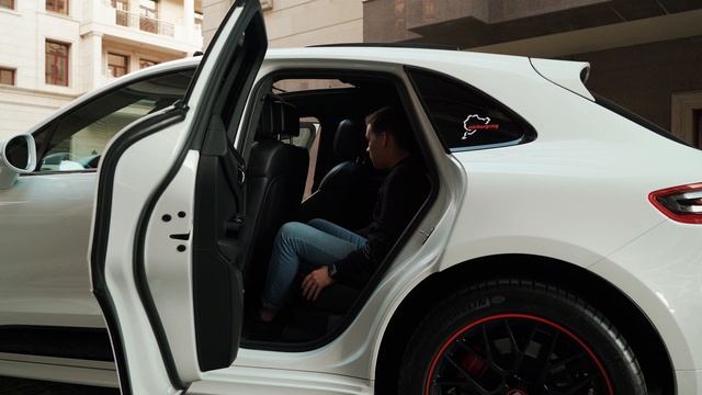 КРОССОВЕР МЕЧТЫ - PORSCHE MACAN смотреть онлайн