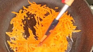 Рыба в сметанном соусе. Тушёная рыба. Минтай в сметане. Как вкусно приготовить рыбу.