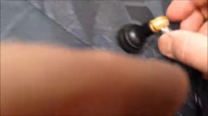 Спускает колесо .