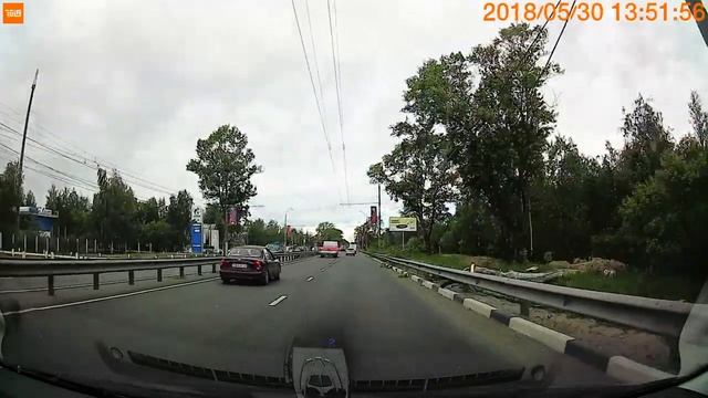 Ураган 30.05.18 повалил столб в НН на Московском шоссе. смотреть онлайн