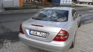 Видеообзор Mercedes Benz E class w211 2002 год 2.2 л cdi видеообзор салона
