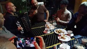 Аварская песня поёт на баяне Гусейн Амирханов и Омар урминский 🤗👍