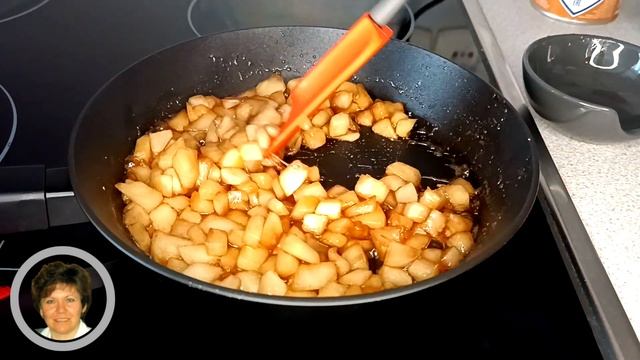 Рецепт торта Карамельное яблоко ? Ароматный ореховый торт с карамелизированными яблоками и корицей