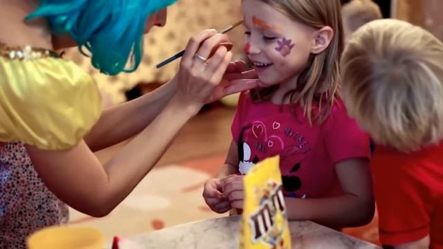 Аниматоры Клоуны на день рождения ребенка - Добролеи смотреть онлайн