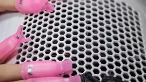 Как снять старое покрытие из ногтей  домашних условиях ? _ Nune nail master НА РУССКОМ ♥️