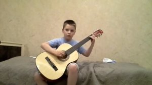 На гитаре Маленький испанец