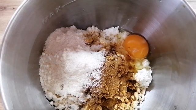 Вкусные сырники с кокосовой мукой. смотреть онлайн