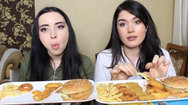 УЧИТЕЛЬНИЦА ?? ЧИНАРА У МЕНЯ В ГОСТЯХ ❤️ MUKBANG Ayka Emilly смотреть онлайн
