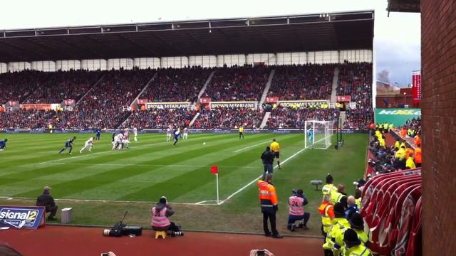 Robin Van Persies Penalty Against Stoke 2-0 (14/4/13) смотреть онлайн