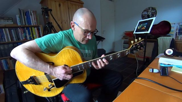 1947 Gibson ES 300 смотреть онлайн